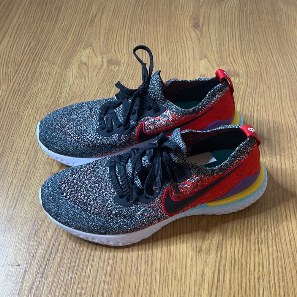 Nike Epic React Flyknit 2 Running Shoe Gray, Red - Picture 6 of 9